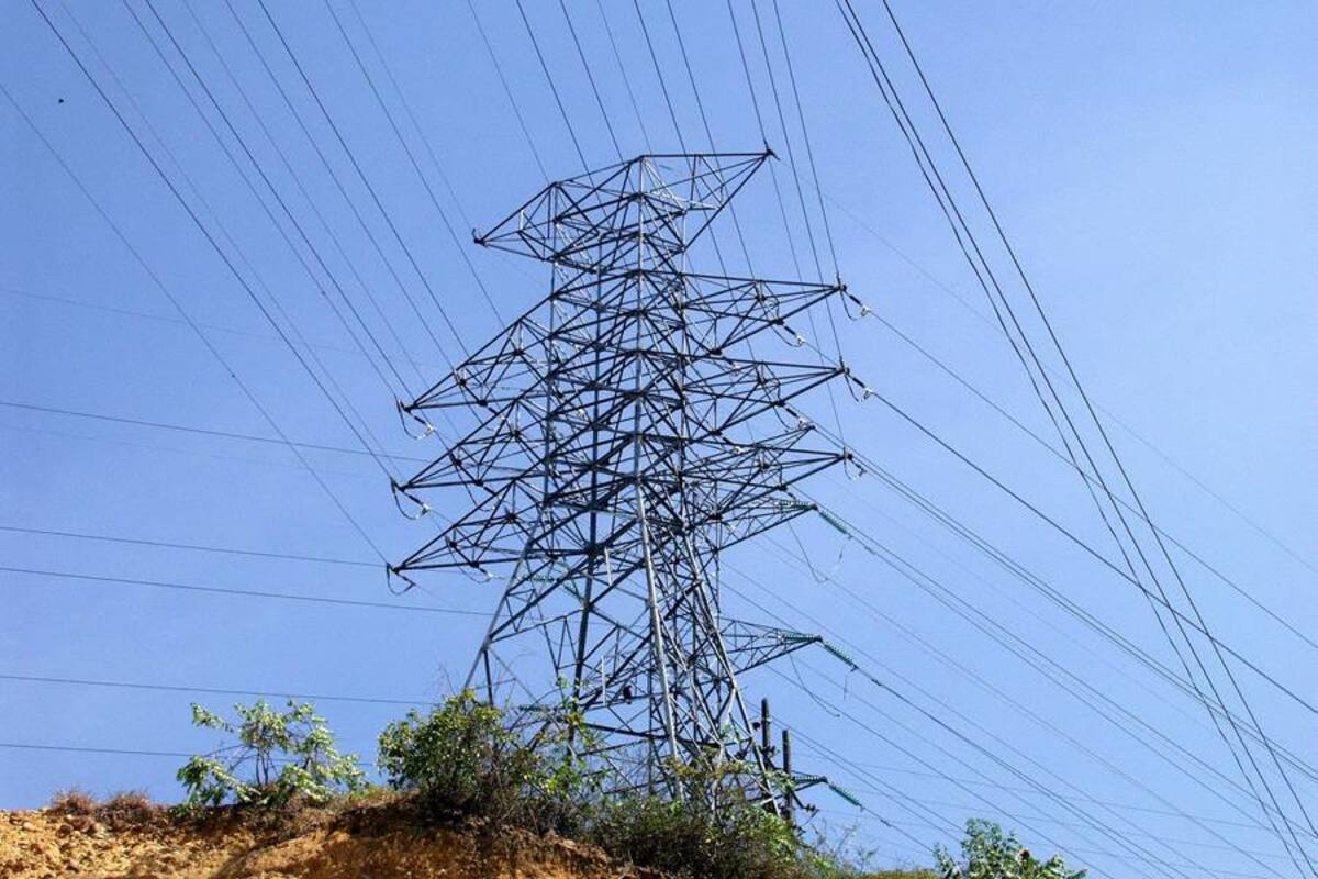 Ministerio de Minas establece límites a las tarifas de energía