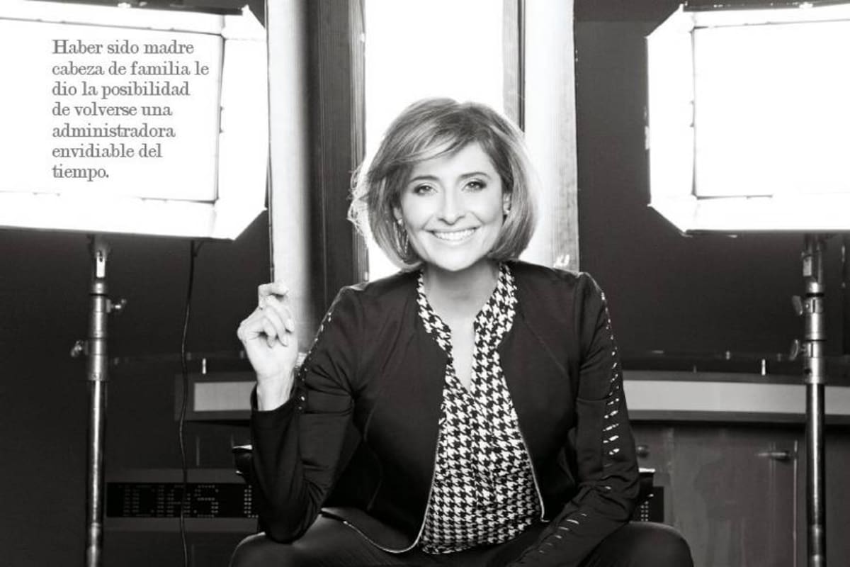María Lucía Fernández Johnson es la presentadora principal de la emisión central de Noticias Caracol. También es la presentadora del programa Séptimo Día de Caracol Televisión. //Foto: tomada de internet.