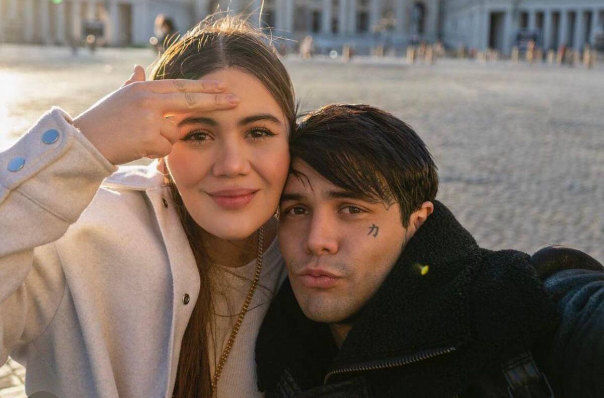 Yeferson Cossio junto a su hermana Cintia Cossio. //Foto: tomada de redes sociales.