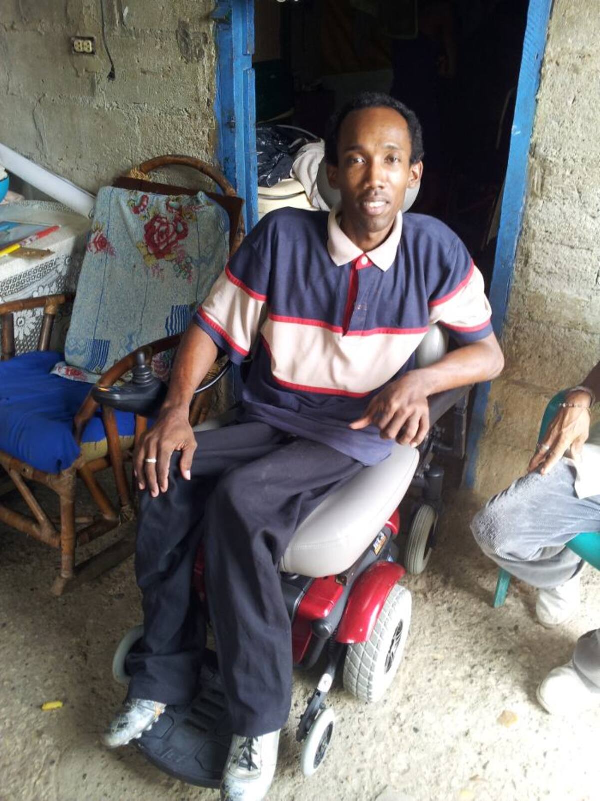 Ahora Wilson puede salir por San Pedro Mártir, el barrio en el que vive hace más de 20 años y que conoció hace apenas cuatro. ROSA MAZA