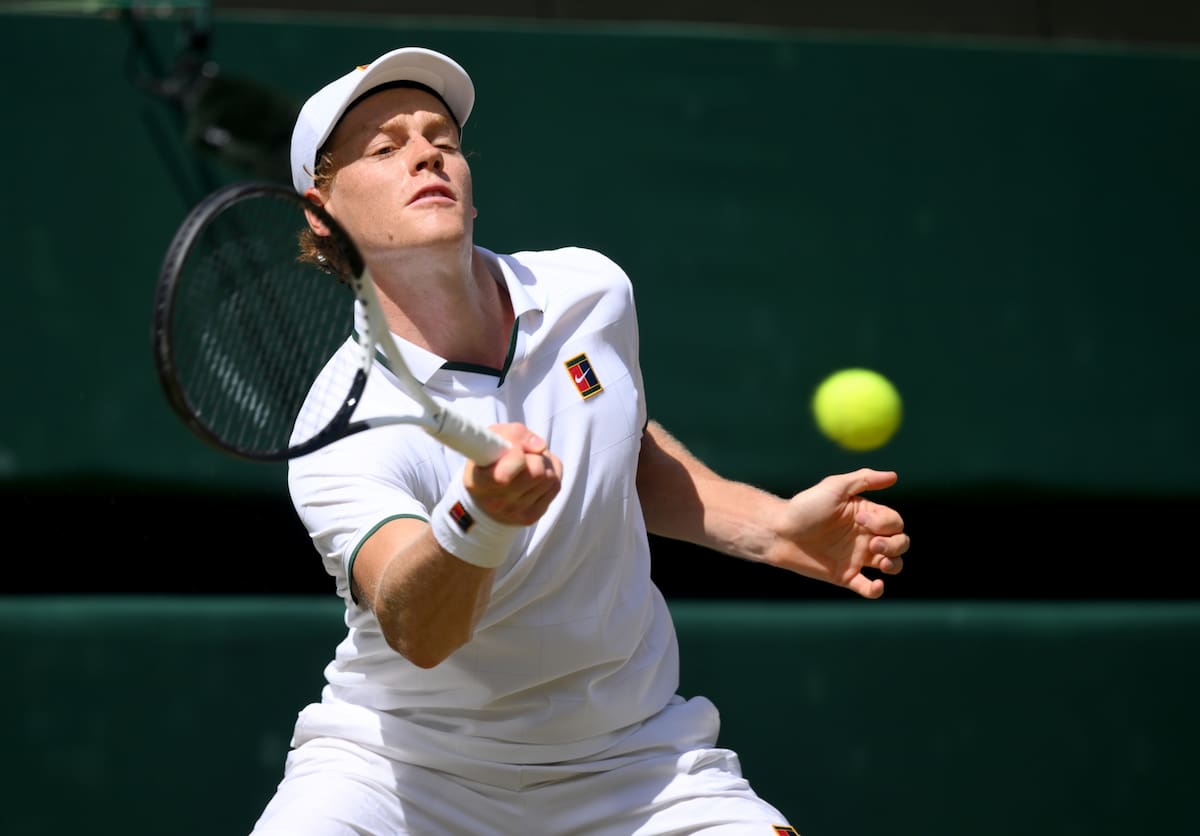 El italiano Jannik Sinner es el gran favorito para hacerse con el título en Wimbledon. //Foto, EFE: DANIEL HAMBURY