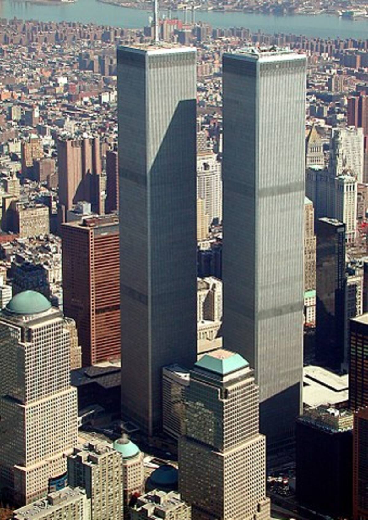 El World Trade Center en marzo de 2001. Tomada de: Wikimedia Commons - Miller Center