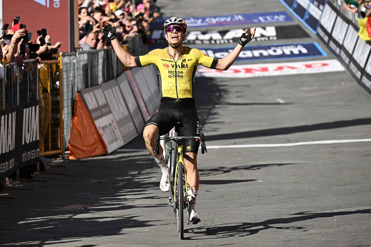 Giro de Italia: Wout Van Aert, vencedor de la novena etapa; Bernal luchó