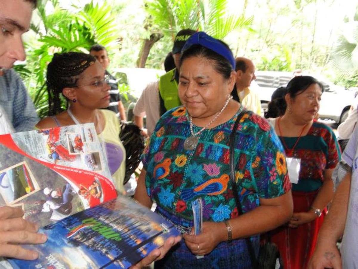 Ya están en Villavicencio algunas de las personalidades internacionales que acompañarán el proceso de liberación. En la foto la premio Nóbel de paz, Rigoberta Menchú. COLPRENSA