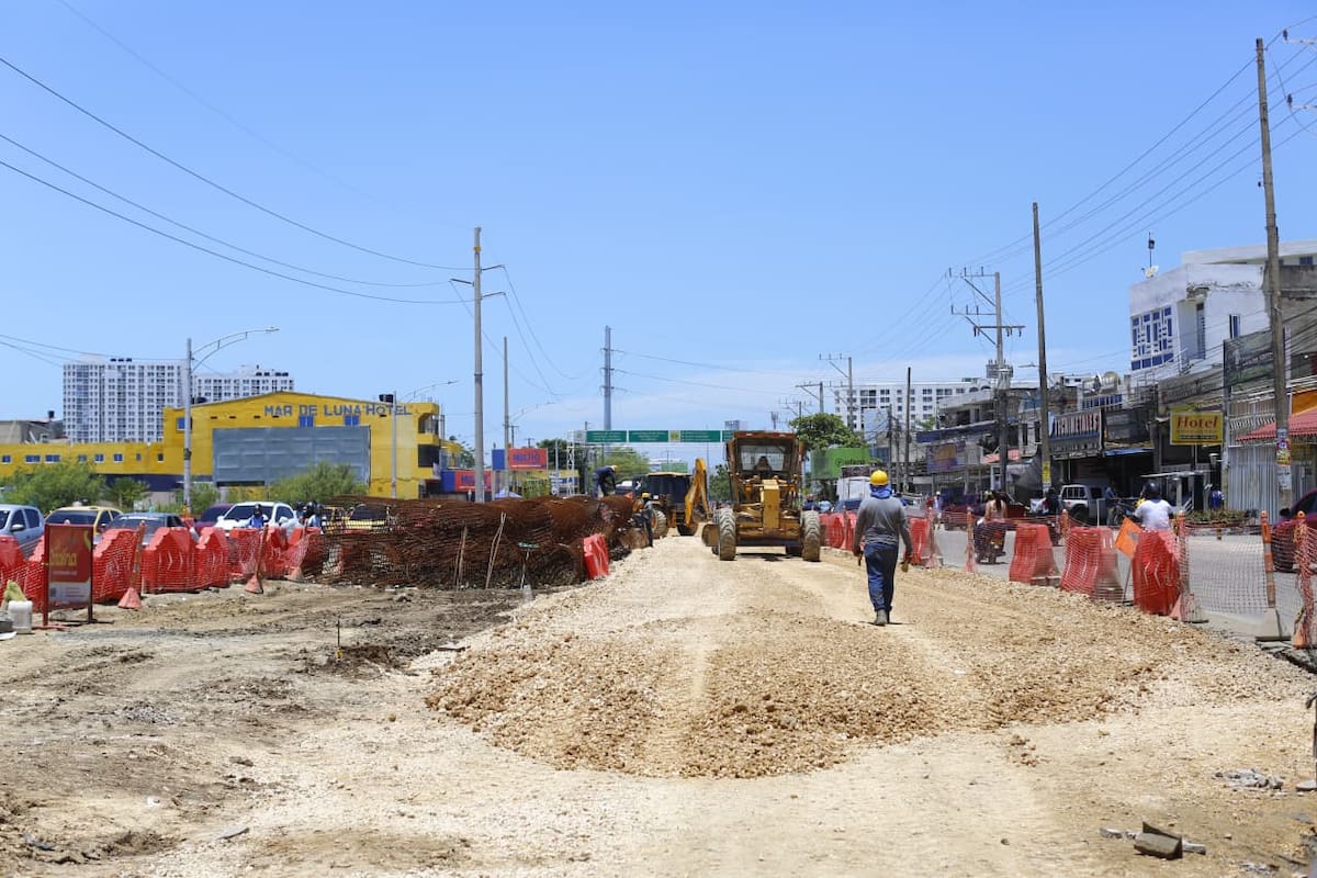 Ya inició el pilotaje del puente del Intercambiador de La Carolina. // Foto: Luis Herrán - El Universal