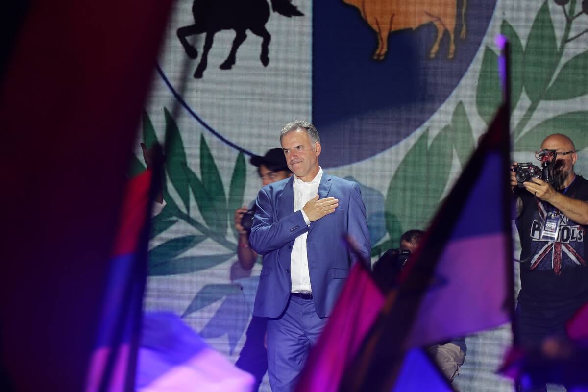 Yamandú Orsi gana las elecciones y será nuevo presidente de Uruguay
