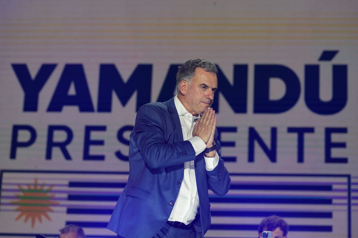 ¿Quién es Yamandú Orsi, el presidente electo de Uruguay?