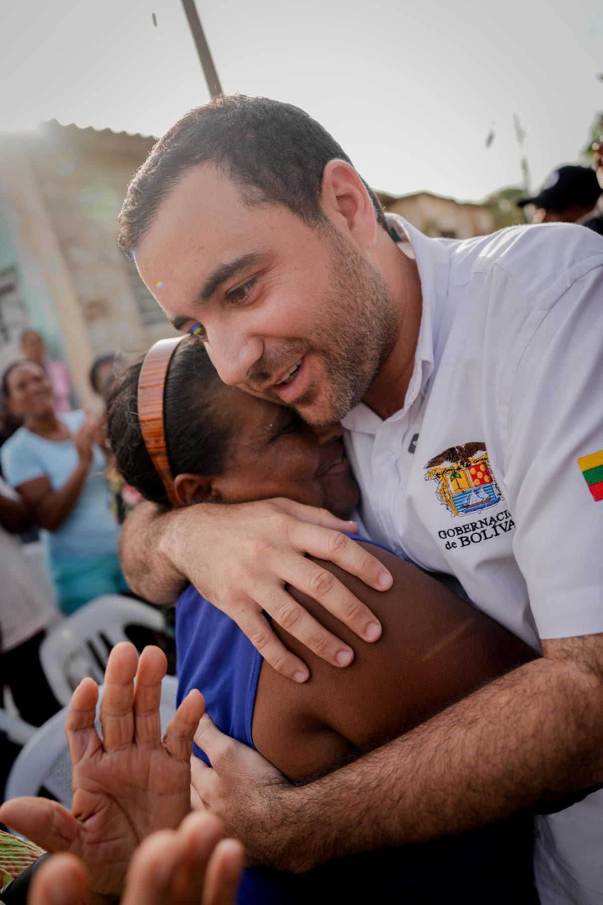 Yamil Arana anuncia titulación de predios en cinco barrios de Cartagena. // Foto: cortesía