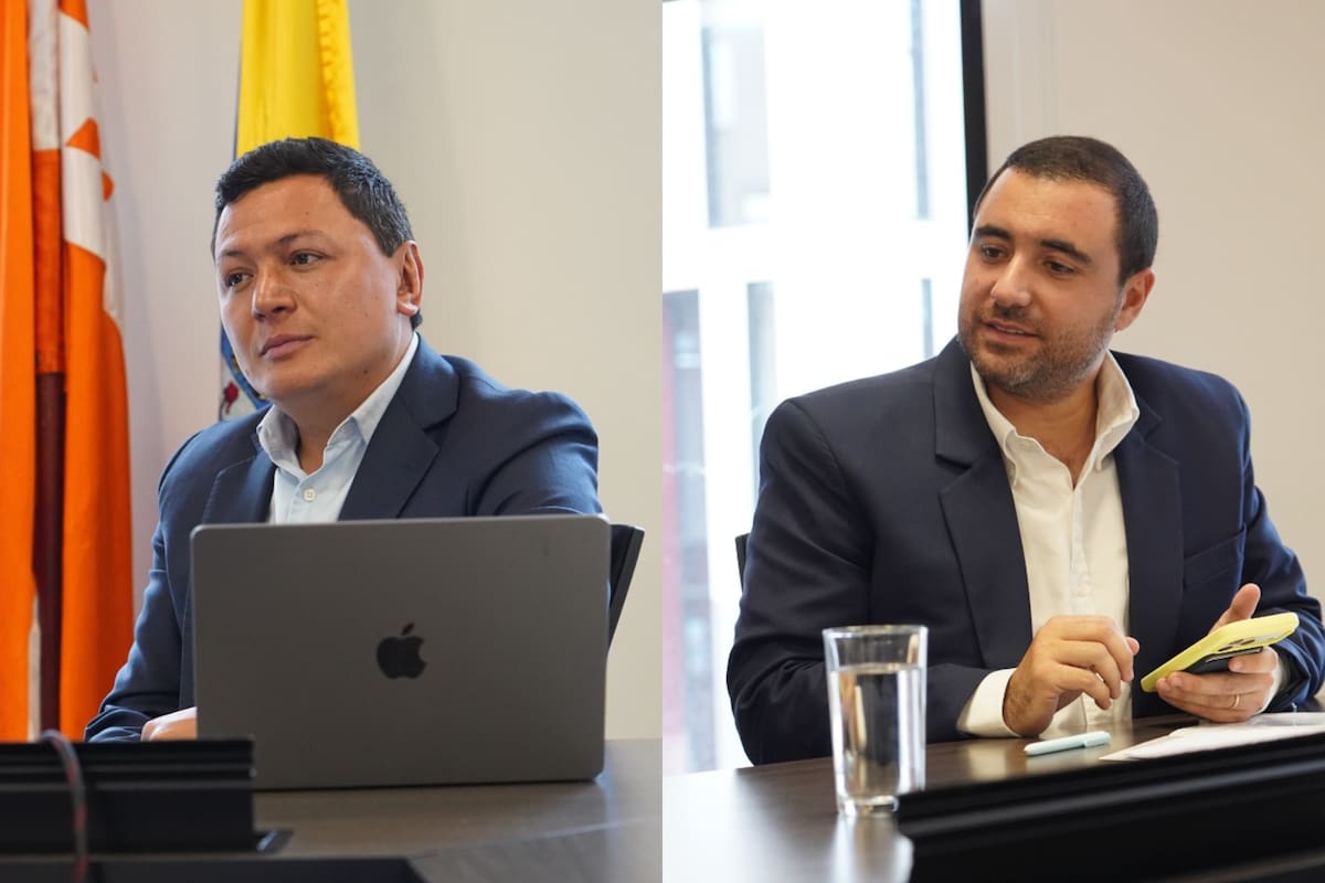 Camilo Ostos Romero, director del Instituto Nacional de Vías (Invías), junto al gobernador de Bolívar, Yamil Arana. // Foto: Cortesía - Gobernación de Bolívar.