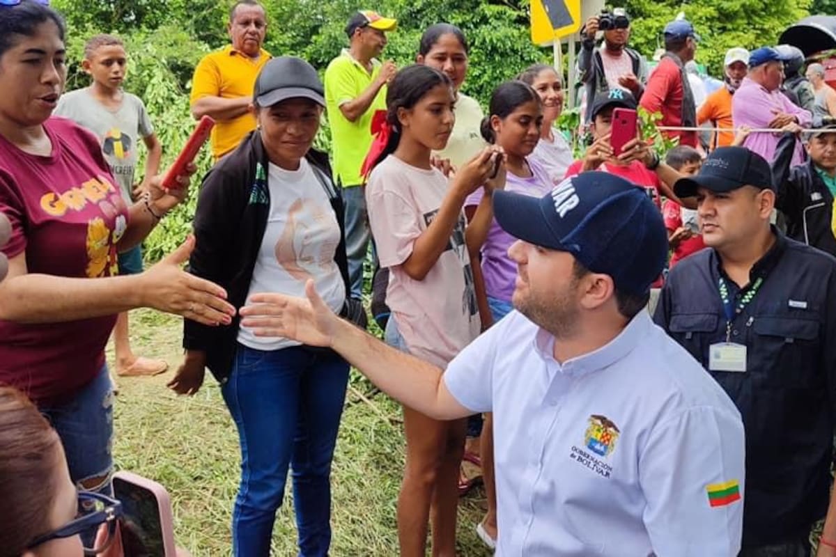 Gobernador Yamil Arana atiende bloqueo en El Carmen de Bolívar