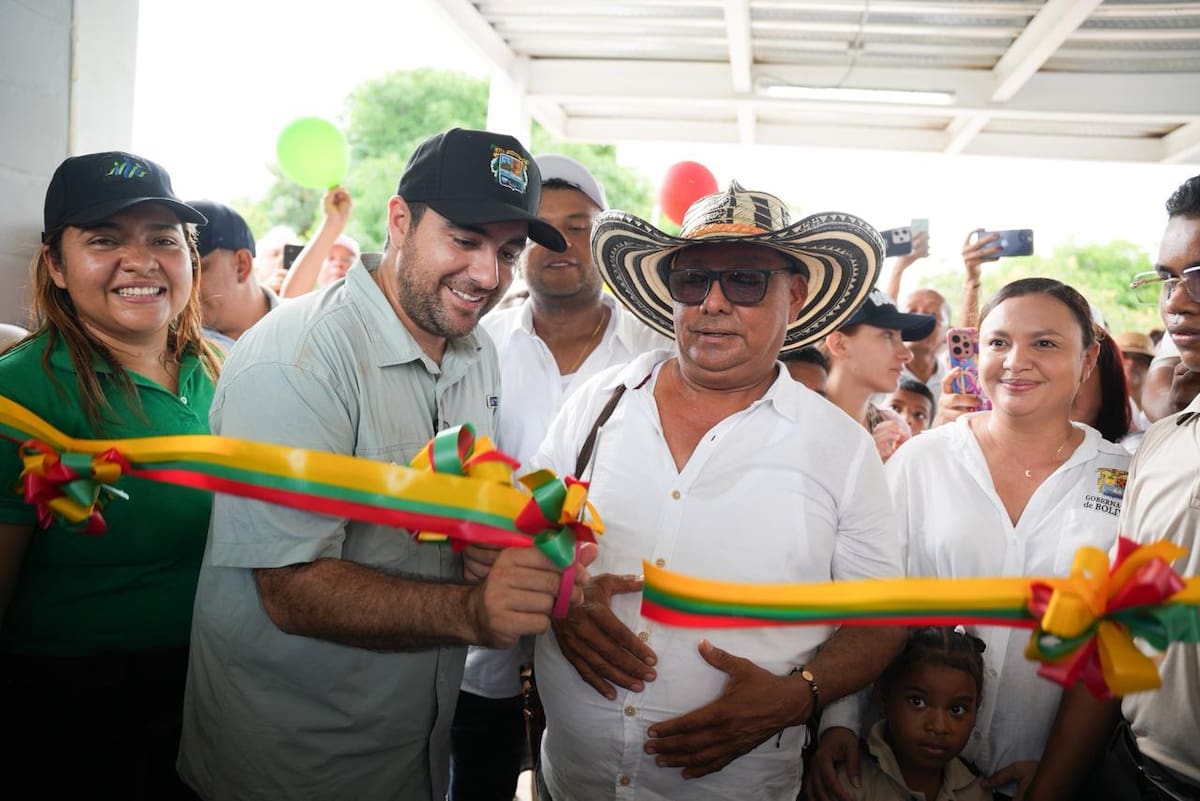 Yamil Arana inaugura el megacolegio Alejandro Durán Díaz. // Foto: cortesía de la Gobernación de Bolívar