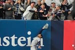 Video: la insólita interferencia que le costó la serie a los Yankees ante los Rays