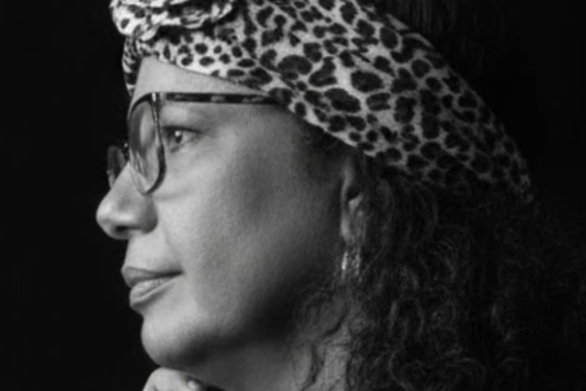 Perfil de Yenis Navarro Tinoco: una poeta con alma de cronista