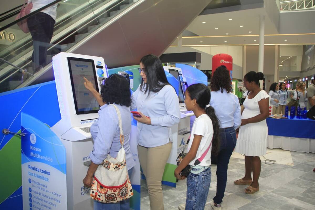 La nueva Zona de Autogestión, en el Centro Comercial Gran Manzana, facilita trámites y pagos a unos 400 mil usuarios del sur de la ciudad mediante tecnología y atención directa.